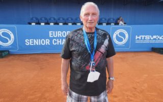 Freude bei Gerhard Specht: Der Tennis-Senior der TG Neunkirchen sicherte sich im kroatischen Umag bei den Europameisterschaften zwei Silbermedaillen.