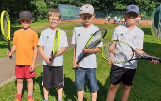 Das Midcourt-Team mit Felix Glade, Hannes Zanzinger, Felix Terner, Nico Komorowski und Amelie Schicker (fehlt auf dem Bild) blieb ebenfalls verlustpunktfrei.